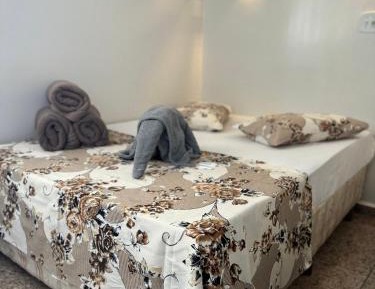 Deluxe Room (2 Adults + 1 Child)