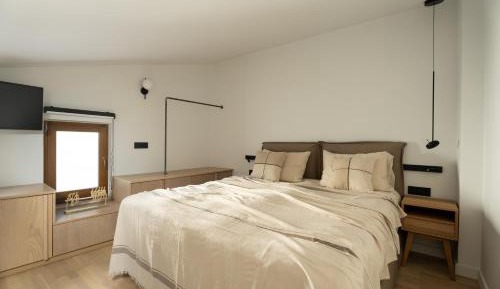 Ondas- Two Floor Superior Suite with Pool View