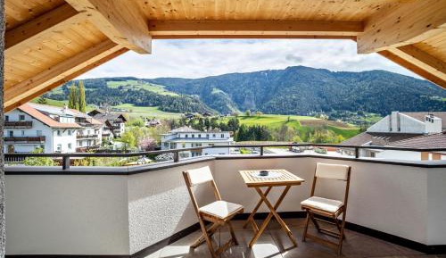 Superior One-Bedroom Apartment with Balcony