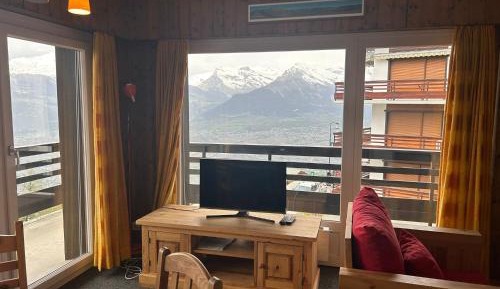 One-Bedroom Apartment C020