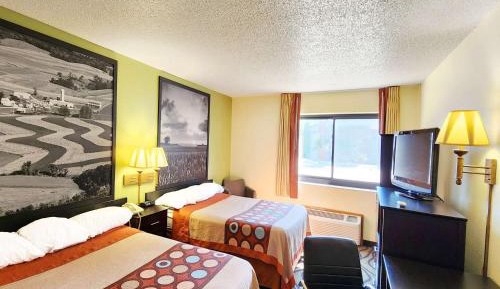 Queen Room with Two Queen Beds - Non-Smoking