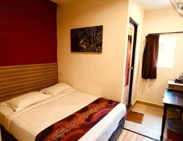 Deluxe Queen Room