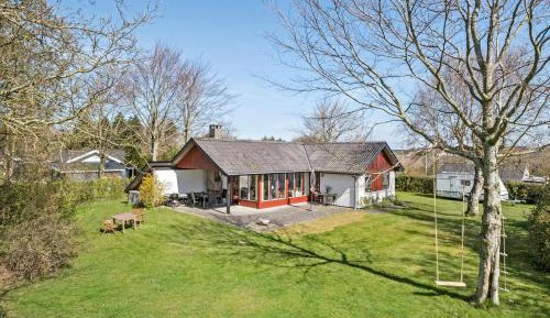 Three-Bedroom Holiday Home 