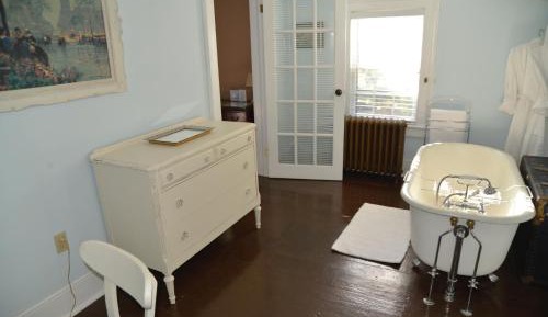Queen Room