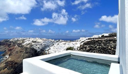 The Collector's Villa with Hot Tub & Caldera View 