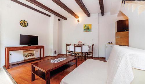 One-Bedroom Holiday Home
