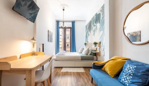 Superior One-Bedroom Apartment with Balcony