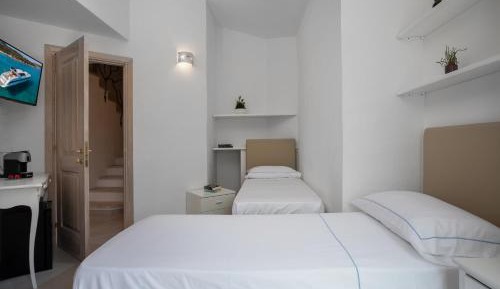 Twin Room with Private Bathroom