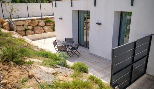 Studio with Garden View