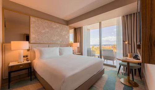 Cascais King Room with Balcony and Ocean View