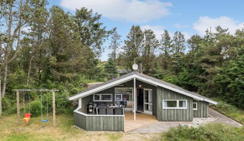 Three-Bedroom Holiday Home 