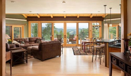 Four-Bedroom Holiday Home