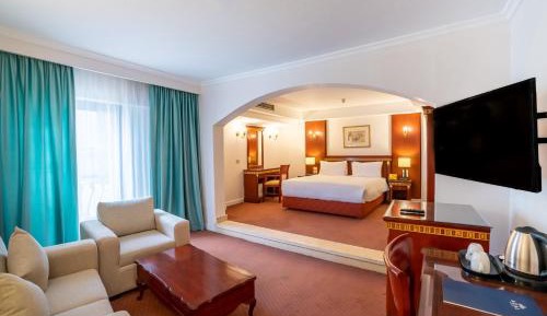 Junior Suite with Pool View