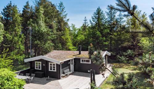 Three-Bedroom Holiday Home 