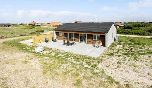 Four-Bedroom Holiday Home