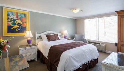 Standard Queen Room