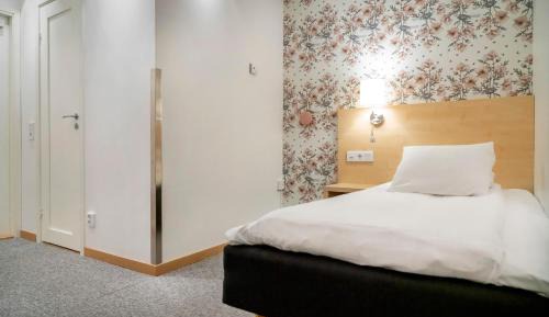 Single Room without Window