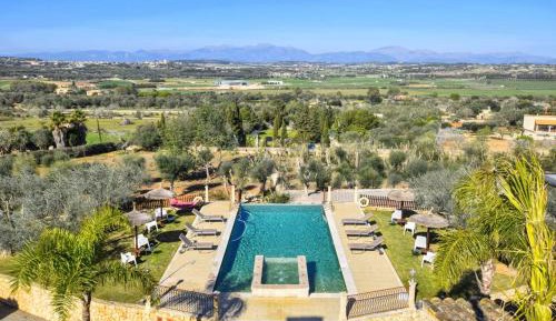 Villa with Garden View