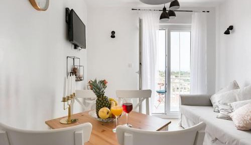 One-Bedroom Apartment with Balcony