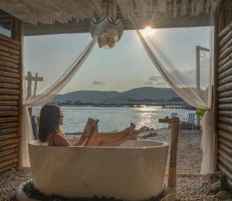 Deluxe Double Room with Balcony and Sea View
