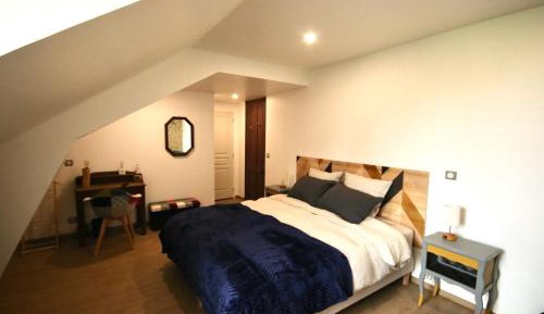 Deluxe Double Room (2 Adults + 1 Child)