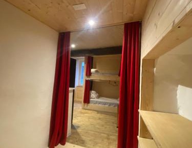 Single Bed in Mixed Dormitory Room