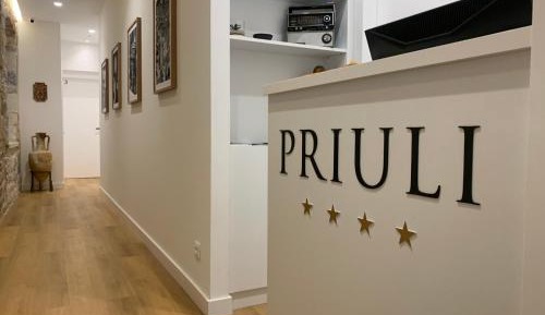 Deluxe Queen Suite