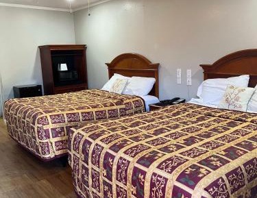 Queen Room with Pool View