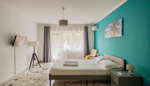 Three-Bedroom Apartment with Balcony