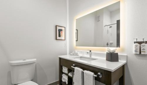 Queen Room with Two Queen Beds - Hearing Accessible/Non-Smoking