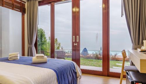 Deluxe Double Room with Balcony and Sea View