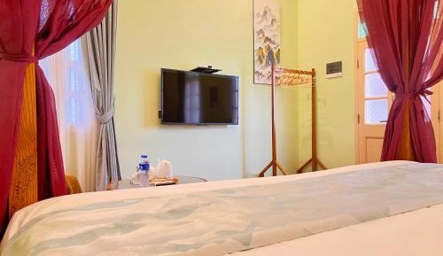 Deluxe Queen Room