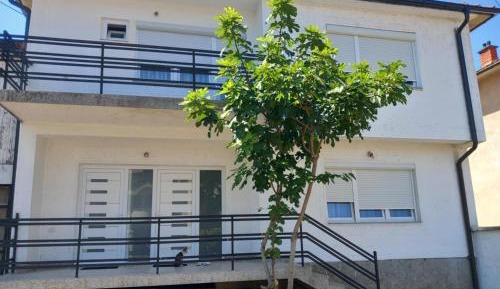 Three-Bedroom Apartment with Balcony