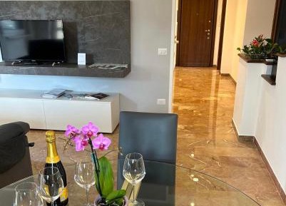 Two-Bedroom Apartment with Lake View