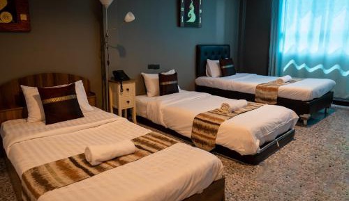 Superior Triple Room (City View)