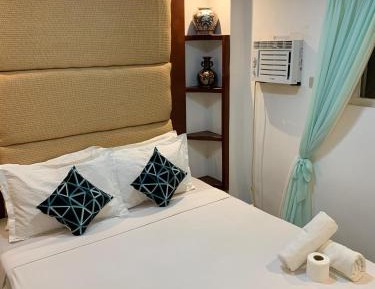 Deluxe Queen Suite