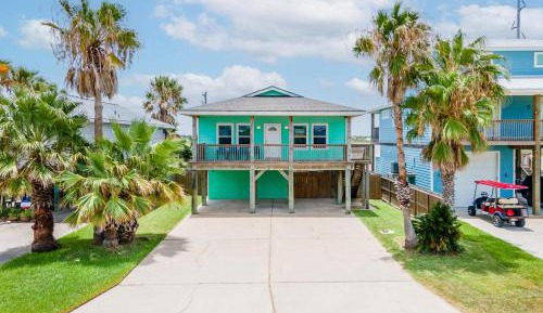 Three-Bedroom Holiday Home 