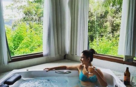 Deluxe Suite with Spa Bath