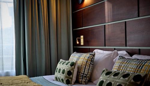 Deluxe Double or Twin Room with City View
