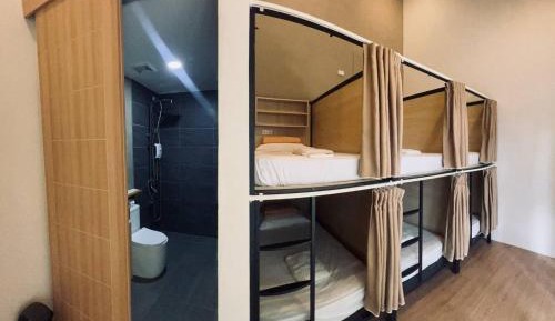 6-Bed Mixed Dormitory Room