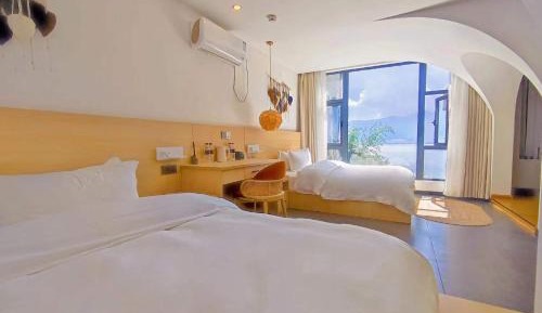 Twin Room with Lake View