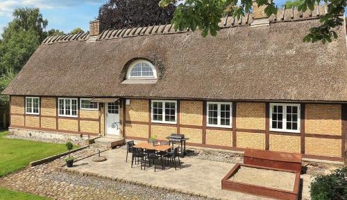 Three-Bedroom Holiday Home 