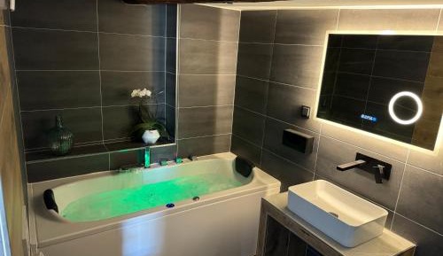 Double Room with Spa Bath
