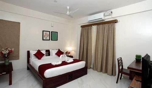 Four-Bedroom Deluxe Apartment