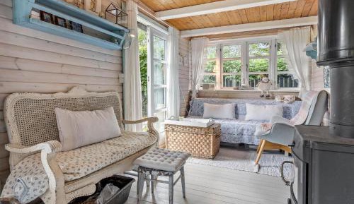One-Bedroom Holiday Home