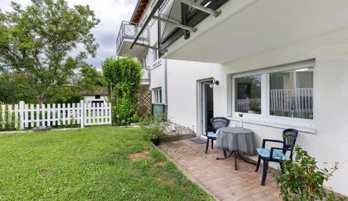 Superior One-Bedroom Apartment