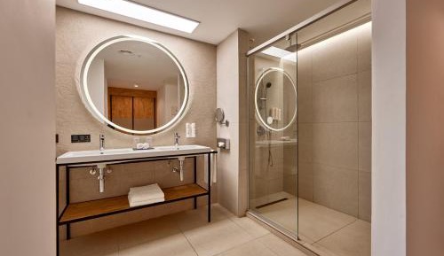 Swim Up Junior Suite - Elite Club