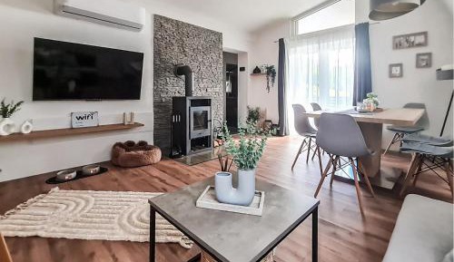One-Bedroom Holiday Home