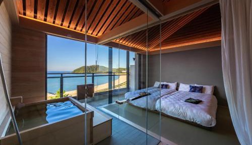 Double or Twin Room with Sea View