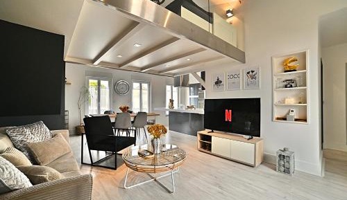 Apartment with City View